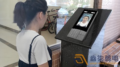 臉就是鑰匙，辦公大樓人臉識別門禁