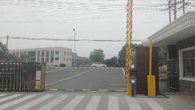 工廠車牌識(shí)別系統(tǒng)率低怎么解決？